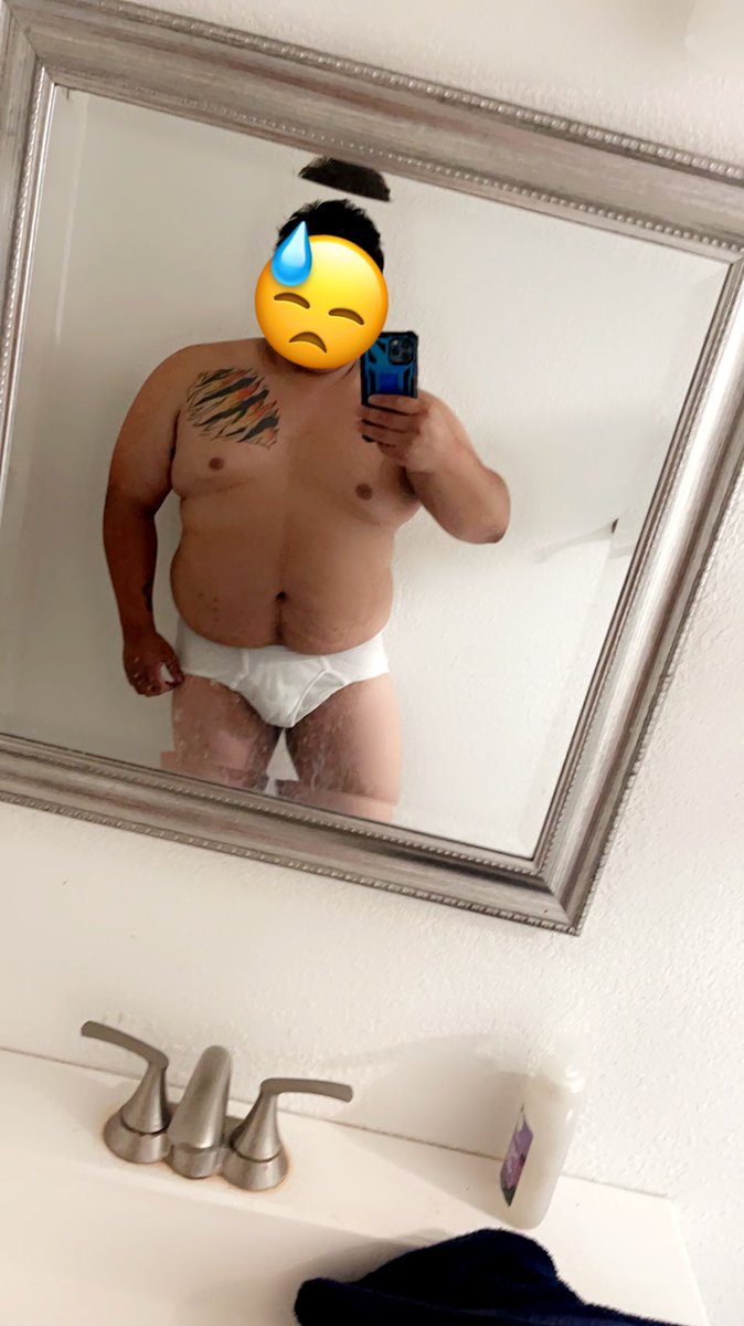 DannyTW2012's tweet photo. Back from work #tightywhiteys #tightywhitiesTuesday #ftl #tanlines https://t.co/xYecdInIK0
