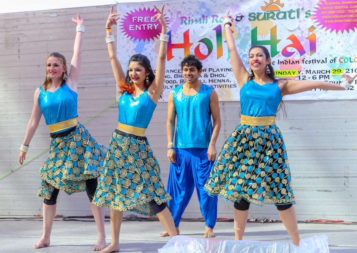 ForSurati's tweet photo. We’re counting down the days until Holi Hai! Only 4️⃣ days left until our color walk and festival!😱

🔗 Register now at https://t.co/HRzXnr6tf9 

#holifestivalofcolours #festivalofcolors #holihai #indianfestival #holifest #holiparty #suratiholihai #hoboken #jerseycity https://t.co/QxhrjiN3UA