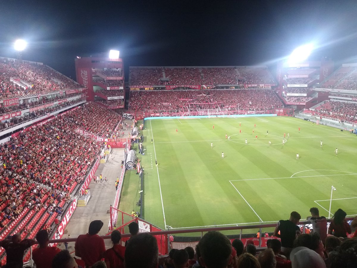 flacocasacaades's tweet photo. Soy cero hincha de la hinchada pero hace 16 años que voy a la cancha y nunca hubo tanta gente para ver un equipo tan falopa como este. A la gente de Independiente 2022/23 no le pueden reclamar nada, en todo sentido. 
CD y jugadores, estén a la altura...

*ninguna es del clásico. https://t.co/vpodIp3vnb