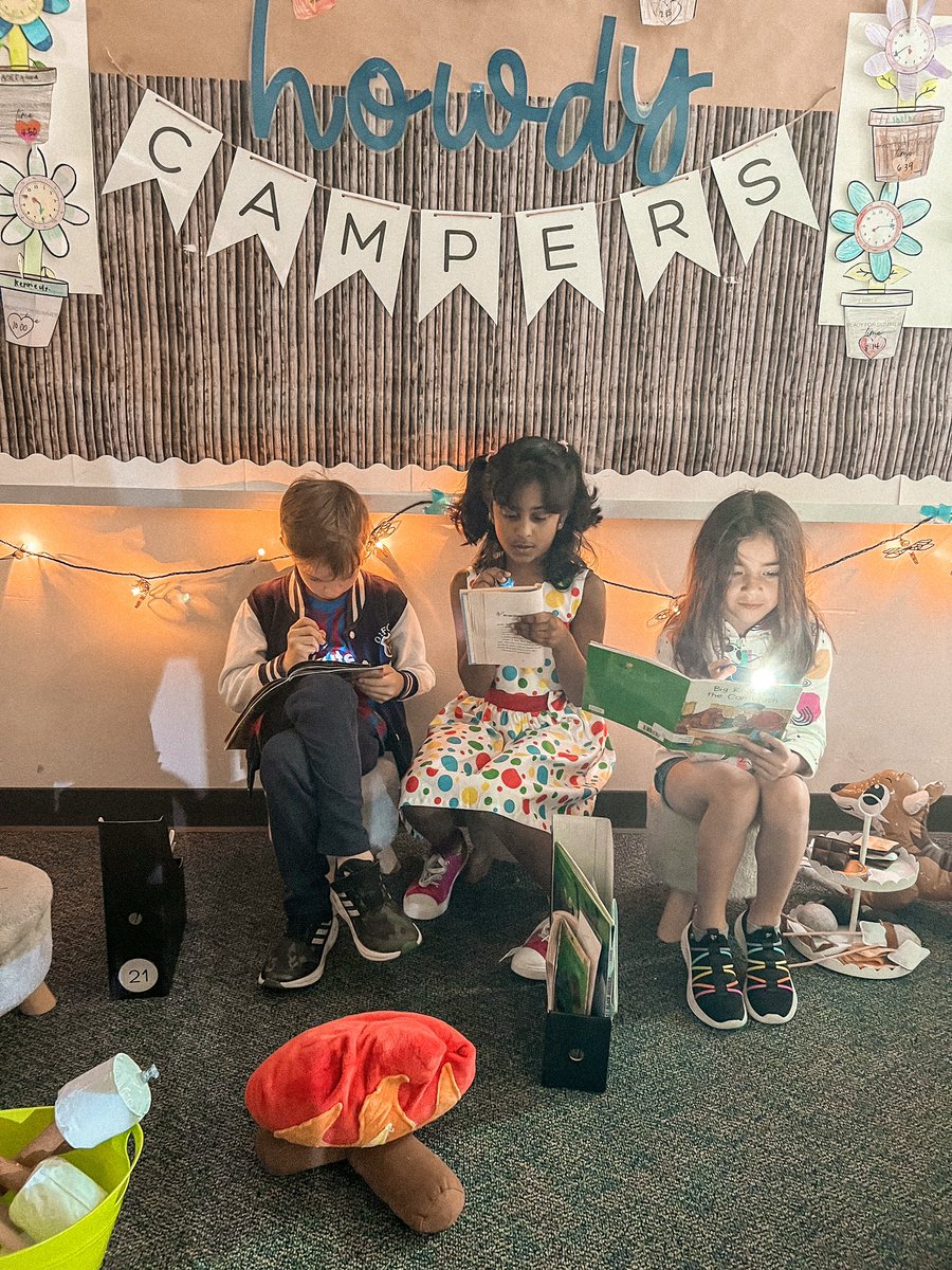 heymrstraugott's tweet photo. Camp Write-a-lot day 2: Flashlight Reading 🔦 📚 #campweek #campwritealong #twehowl #firstgrade #missogleshappycampers https://t.co/et6Zmn7asD