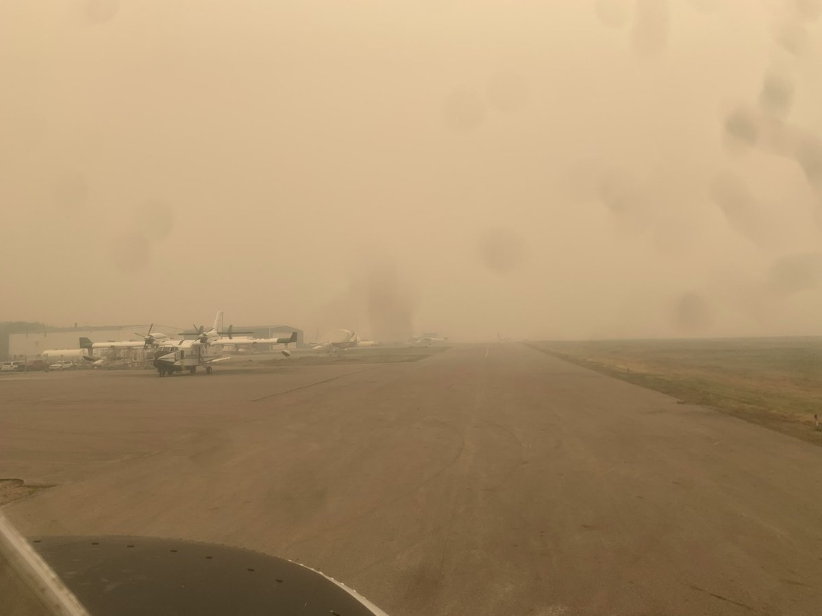 We are going to get Smokey! Here’s a great website that models smoke conditions going forward. Have a plan especially if you have respiratory issues. Stay safe!

firesmoke.ca/forecasts/curr…