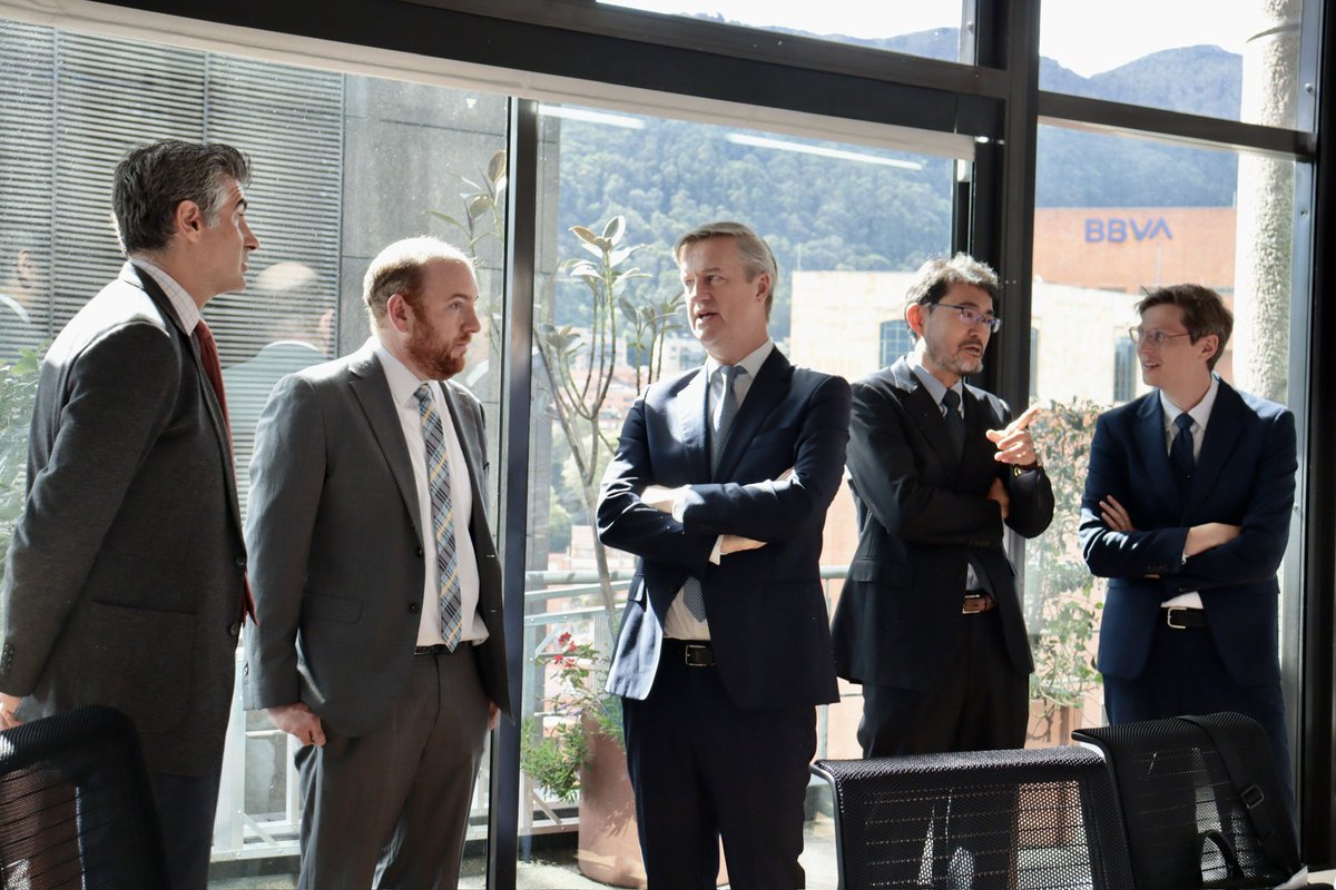 Esencial la coordinacion entre las instituciones 🇨🇴 y los más de 15 países y organizaciones que están apoyando la  #TransicionEnergeticaJusta. Dinamarca 🇩🇰 y Alemania 🇩🇪 con apoyo del BID hoy presidimos la primera reunión de un nuevo grupo de cooperantes en el sector. ⚡️