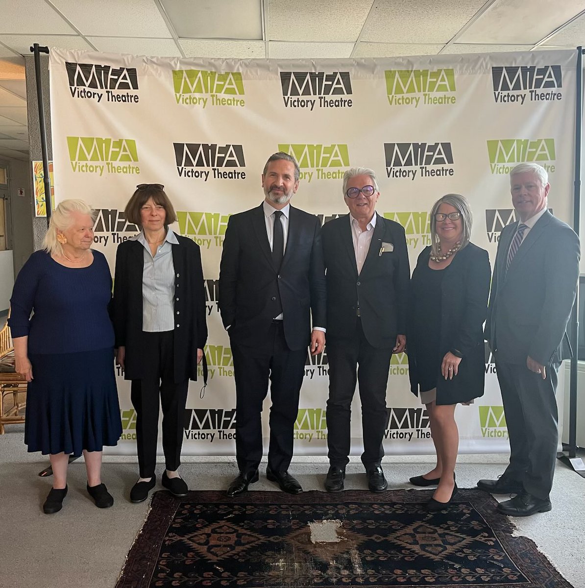 rsullivanWMEDC's tweet image. Honored to help welcome the French Consulate to ⁦@CityofHolyoke⁩ ⁦@VictoryTheatre⁩ ⁦@DawnCreighton⁩ great discussion and future partnership