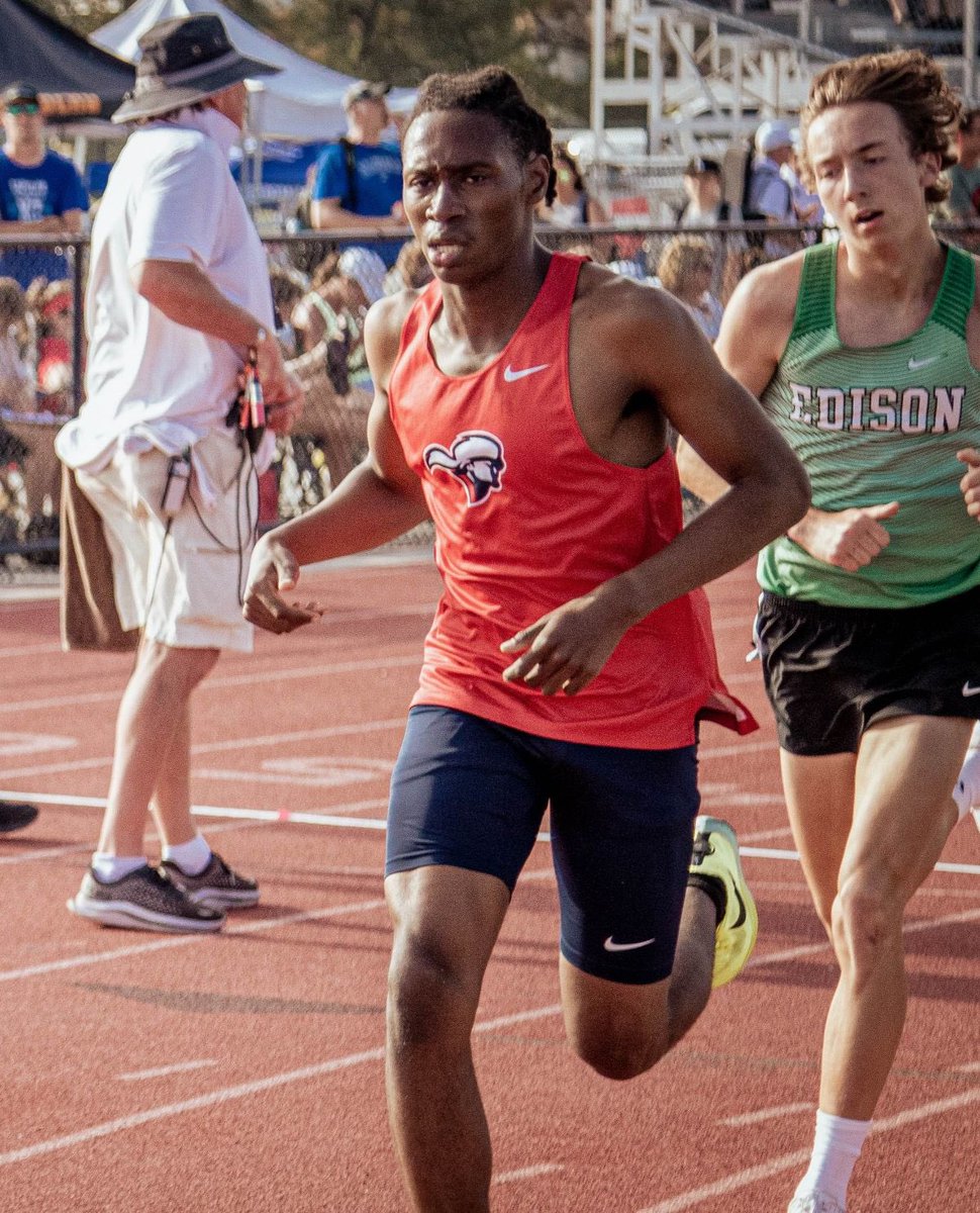 Xailen17's tweet photo. I didn’t finish my Junior season the way I wanted too but I did run 3 PB’s in my 3 events: 800m 2:03.57 | 1600m 4:50.56 | 3200m 10:18.25. Senior year, I will dominate.💪🏿 #trackandfield #okpreps #collegetrack #ncaatrack #naiatrack #jucotrack https://t.co/GtLaPojSCR