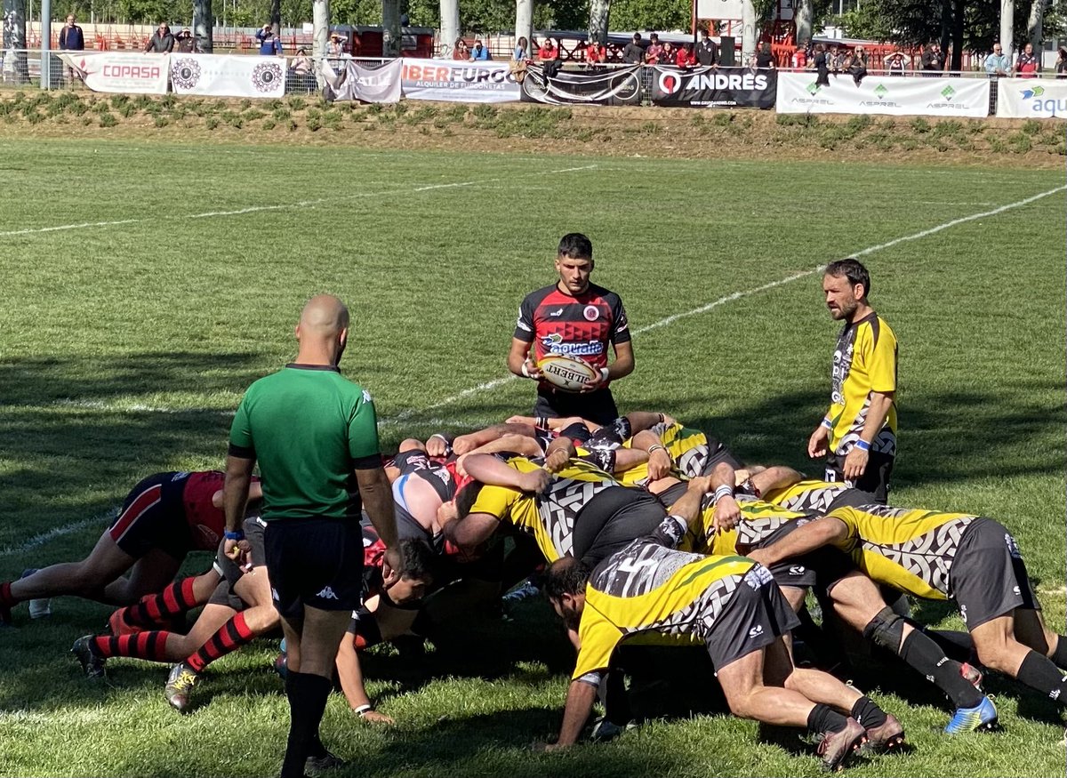 LA BRÚJULA DE RADIOESTADIO

Cristian Borrego (jugador del <a href="/Salamanca_R_C/">Salamanca Rugby Club</a>), en el programa de este martes: “Queremos poner a Salamanca en el panorama del rugby nacional. Deseamos crecer, atraer más aficionados y patrocinadores, y generar interés por un deporte tan bonito”.