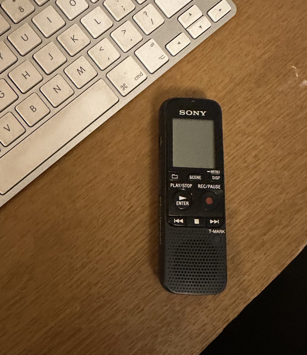 The indicators of post-training fear? 

1) Moved my home desk
2) Found my dictaphone
3) Ordered more stationery 

Thanks <a href="/UHS_siteops/">The Site Office</a> for making juggling balls, answering phone calls and (accidentally) radioing security look so easy
<a href="/swanton_sarah/">Sarah Swanton</a> @JoeTeape