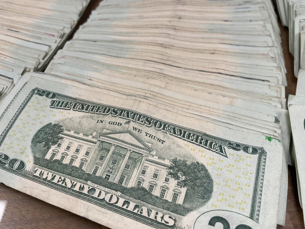 Only on 5: Wanted fugitive by <a href="/USMSCleveland/">U.S. Marshals Service Cleveland</a> Northern Ohio Violent Fugitive Task Force leads to the Southeast Area Law Enforcement Narcotics Task Force making a huge seizure. Drugs, 100k cash, guns. <a href="/BedfordOHPolice/">Bedford Police Dept.</a> <a href="/WEWS/">News 5 Cleveland</a> #WEWS