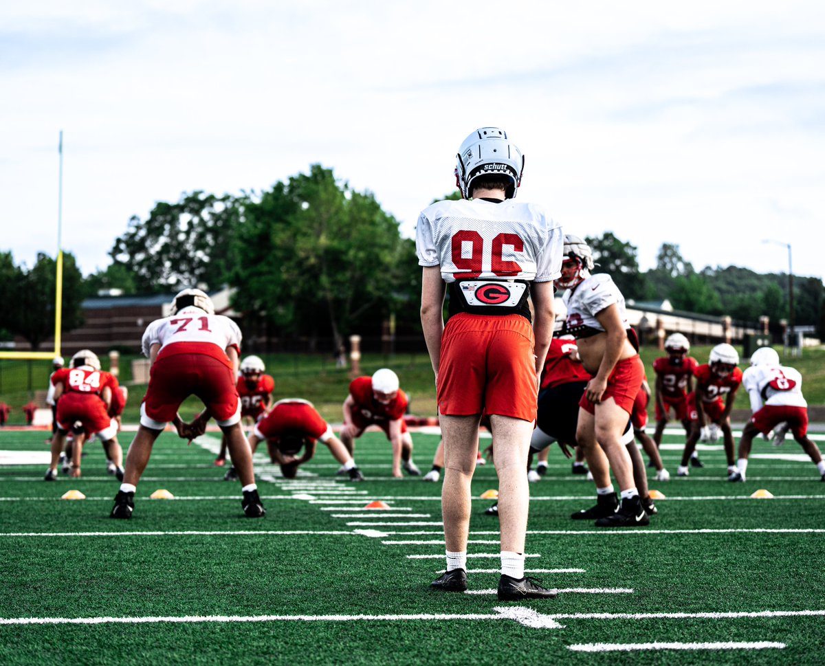 RedElephant_FB's tweet photo. Spring Practice ✅  <  Spring Game ⏳

#Chas1ngBest   |   #NoOpt1ons https://t.co/Jxh84MeRp5