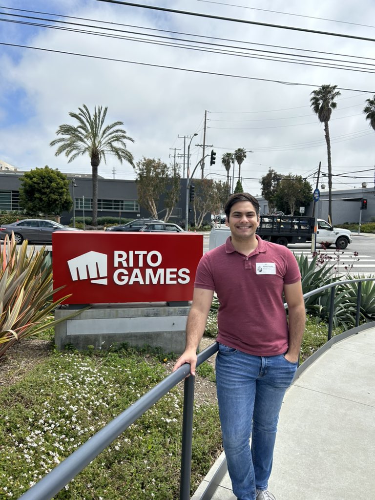 Necumancer's tweet photo. Nothing like getting free boba at Riot @riotgames https://t.co/FcpeaAmOZ4
