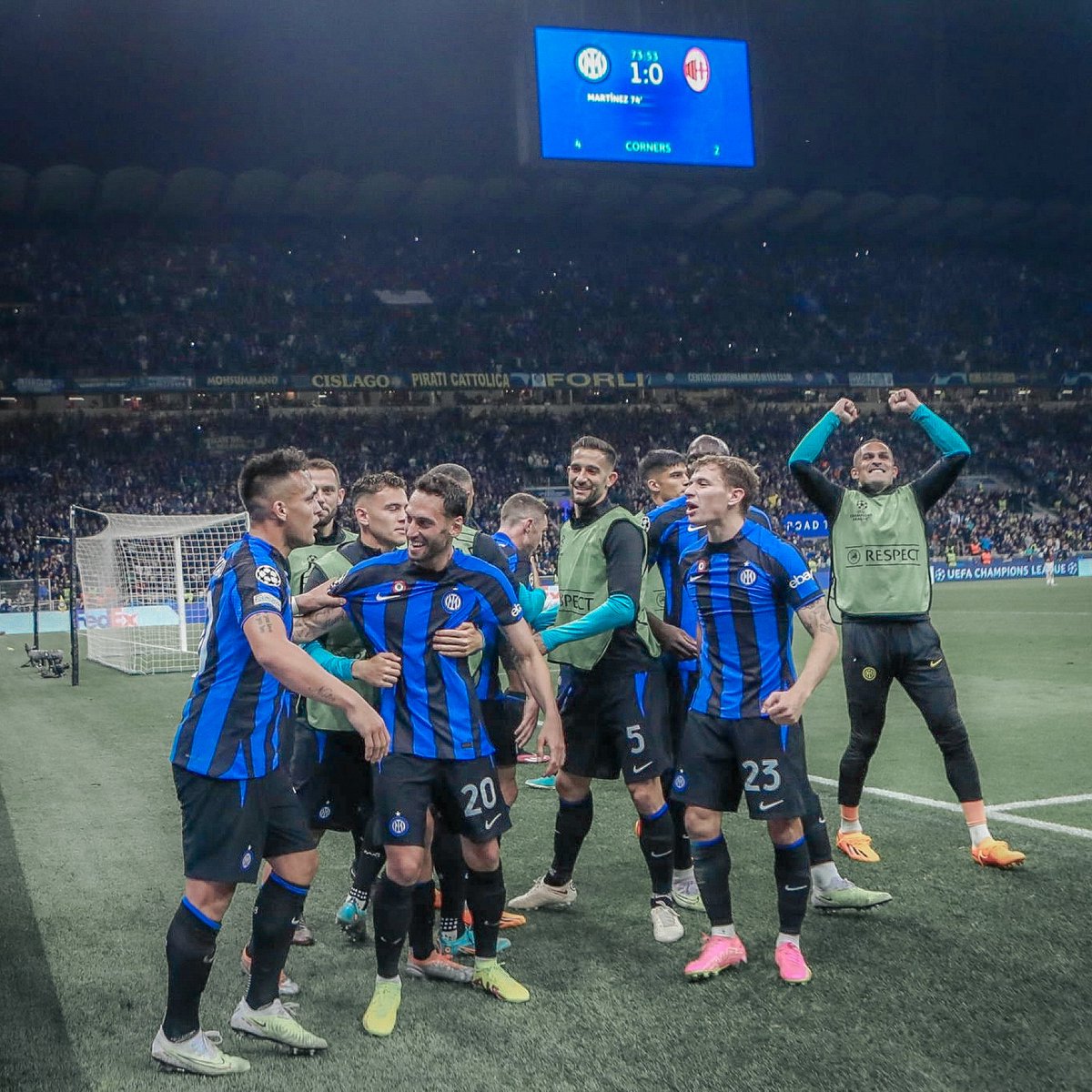 FCIM_Pictures's tweet photo. T E A M 💪🏽🖤💙 https://t.co/KSW9rDAjOc