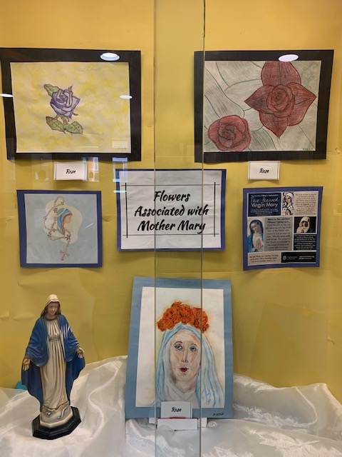 cci_ces's tweet photo. 📿🙏🏾During this month devoted to Mother Mary, Mrs. Balya's Grade 7/8 class created a beautiful display in our school foyer. Students create beautiful images of the Flowers Associated With Mary. @RocchinaAntunes @iafrate_j @JosephDimeo7 https://t.co/BPrR6DTyeJ