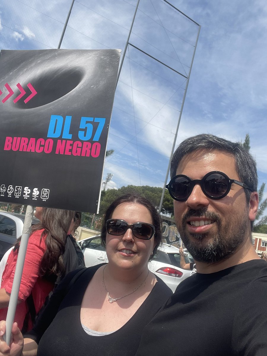 hmvmiranda's tweet photo. Hoje é dia Nacional dos Cientistas! Neste dia, reuniram-se mais de 1000 investigadores precários a pedir ingresso numa carreira! Eu sou precário há mais de 18 anos e sem perspectiva de integração na carreira. @ciencia_pt @fct_pt @antoniocostapm https://t.co/PcwDfwkgsP