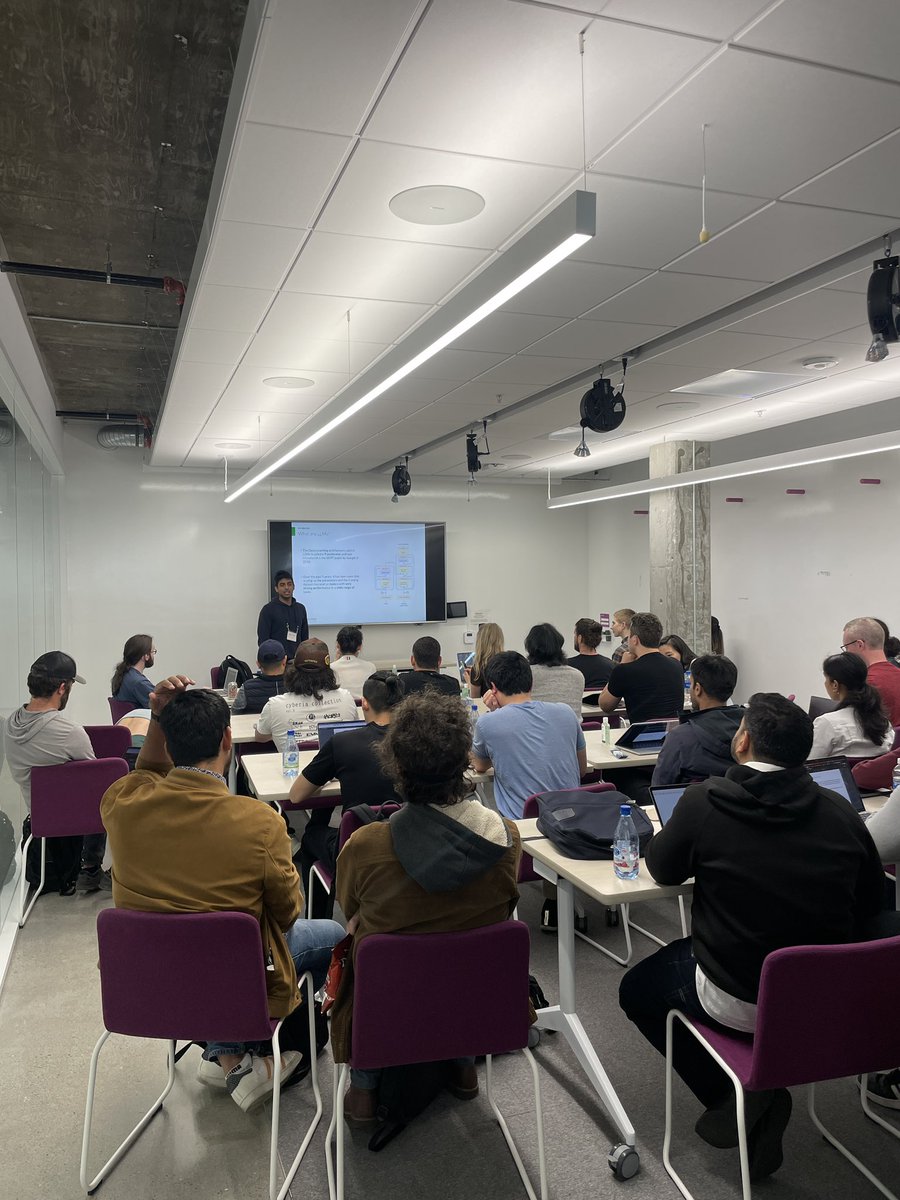ItMeCassie's tweet image. Packed house for @vin_sachi showing us how to build with LLMs and GPT #hackAIthon @craft_ventures #AI