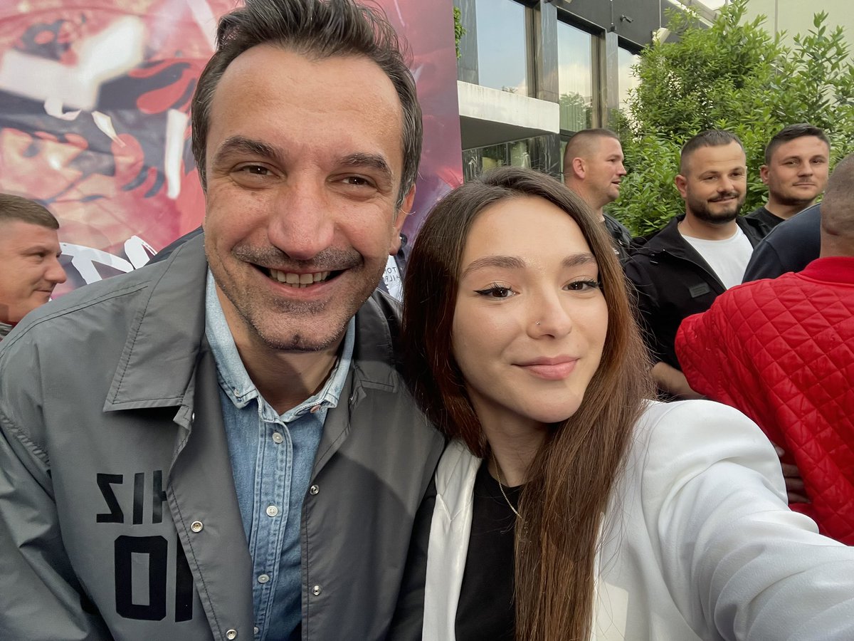 Helena_kace's tweet photo. Krenare të jem pjesë e skuadrës më të mirë, për ta bërë Tiranën edhe më të mirë💪🏻🥰! Gati për sfidat e rradhës dhe e sigurt, se Tirana do të shndërrohet në kryeqytetin europian të Ballkanit💜!

#vetemparpara #kurremembrapa #pertiranenqeduam #krenari https://t.co/oWPNbb4xih