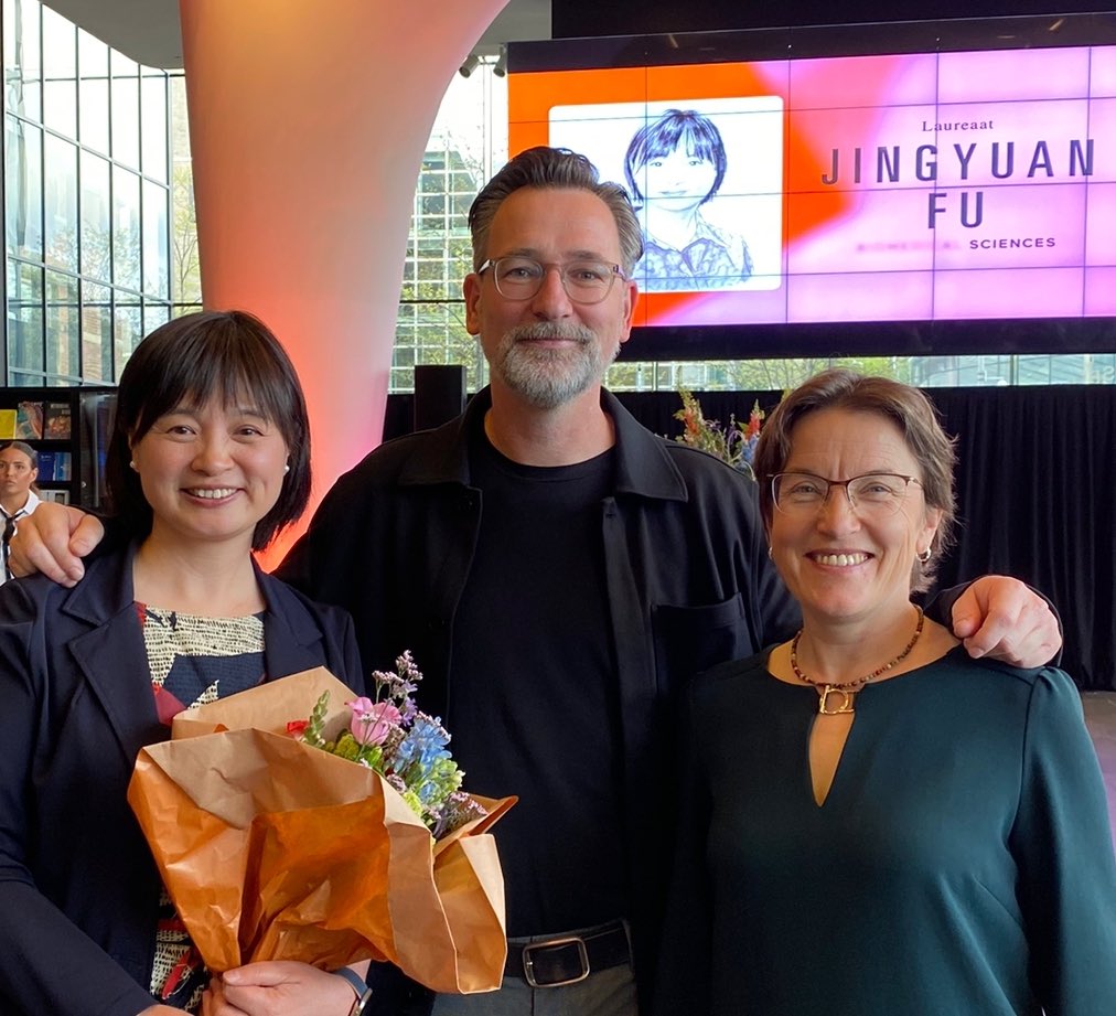 A.Zhernakova (@sashazhernakova) on Twitter photo So happy for my best colleague and friend <a href="/jingyuan_fu/">Jingyuan Fu</a> who just received #Ammodo science award in Amsterdam @Stedelijk museum. A well-deserved success for Jing, and a great achievement for <a href="/UMCGgenetica/">UMCG Genetica</a> and all <a href="/GroMicrobiome/">groningen_microbiome</a> team So happy for my best colleague and friend <a href="/jingyuan_fu/">Jingyuan Fu</a> who just received #Ammodo science award in Amsterdam @Stedelijk museum. A well-deserved success for Jing, and a great achievement for <a href="/UMCGgenetica/">UMCG Genetica</a> and all <a href="/GroMicrobiome/">groningen_microbiome</a> team
