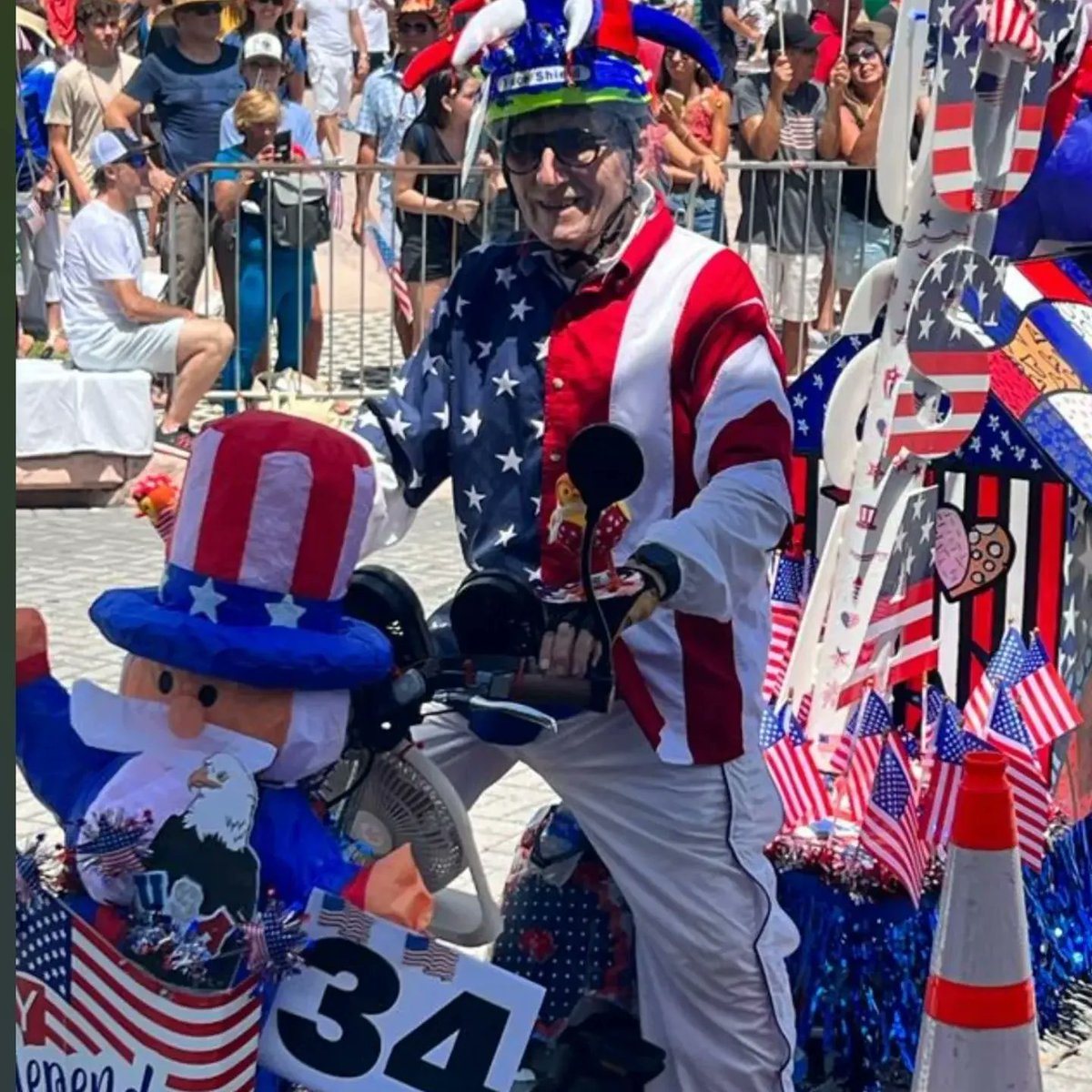 The 64th annual Key Biscayne 4th of July Parade needs YOU to get creative, make a homemade float, and be a part of the parade this year!❤️

In addition to KB fame and the admiration of all, there is a cash prize for the best homemade float!

Sign up at kbcf.org!