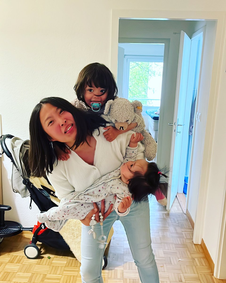 JulianCaletti's tweet photo. Our daily life these days 😂 Yu Jie becoming a super mom… https://t.co/ZiP1eXDPiN