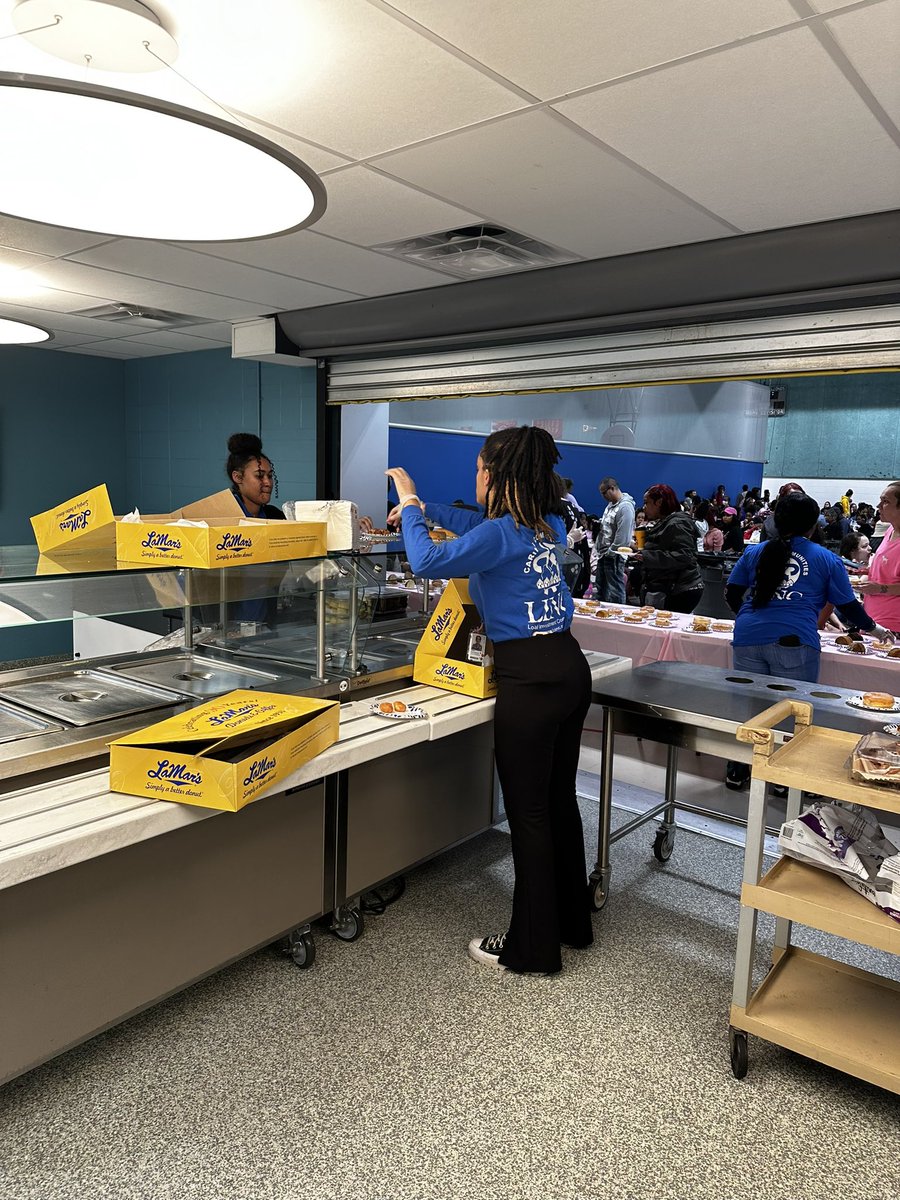 CompassHMC1's tweet photo. Compass Elementary had a great turnout this morning with “Muffins for Moms &amp; Goodies for Grandparents.” We appreciate our families. @HMC1Proud https://t.co/SHwcJ5PUKp