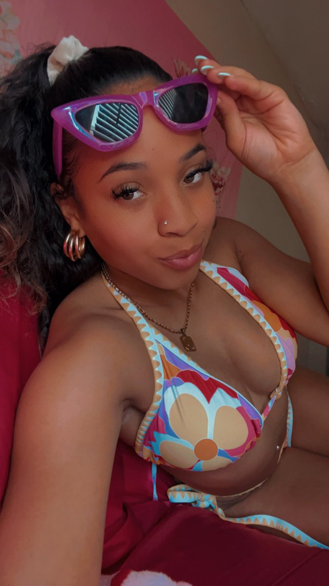 jaetryon03's tweet photo. bikini szn, my fav szn https://t.co/kRvBERSYlt