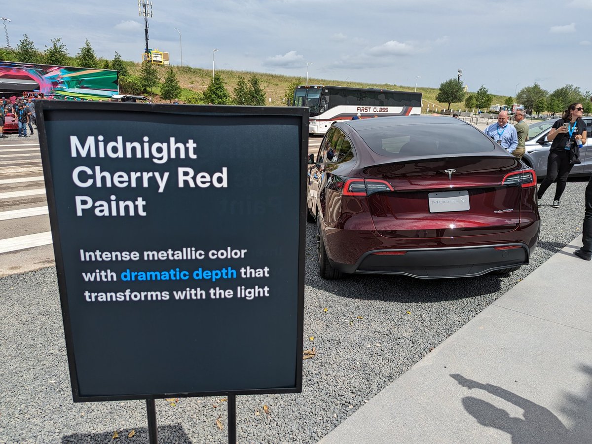 jratliff2's tweet photo. #tesla #cyberroundup 2023 https://t.co/SpUEYGmlE8