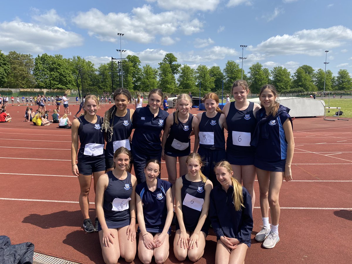 Congratulations to our @HolmeGrange senior girls athletics team who competed in the @SchoolAthletics team event today! Fantastic effort by all! #teamwork #runjumpthrow