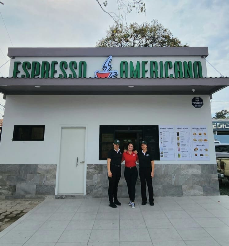 NUEVO coffee shop en Centro Médico, Tegucigalpa.   
¡Ven a disfrutar tus favoritos!  ☕️✨ 
 #CoffeeLovers #CentroMédicoTegucigalpa