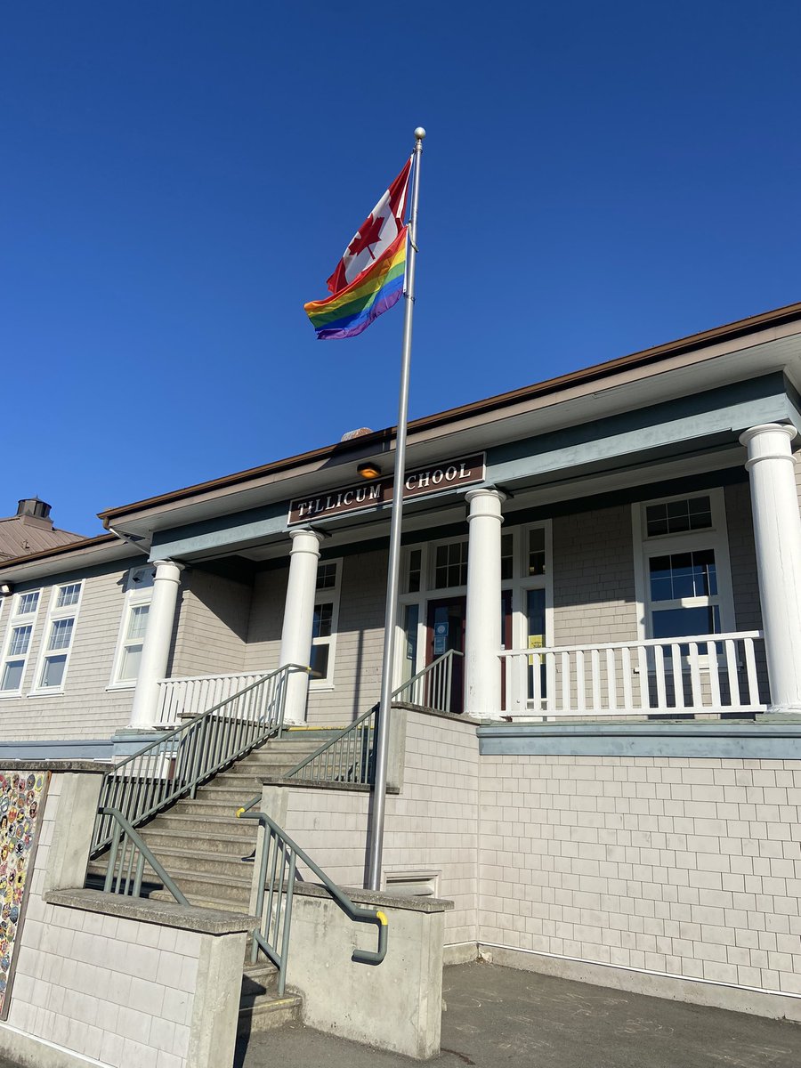 This afternoon’s annual Rainbow-a-thon 🌈(Here’s a piece of the warmup :) 💜
All week classes at Tillicum are sharing inclusive messages and positive images across our outdoor play areas! Everyone deserves to feel safe, valued, and respected! <a href="/sd61schools/">Greater Victoria School District</a>