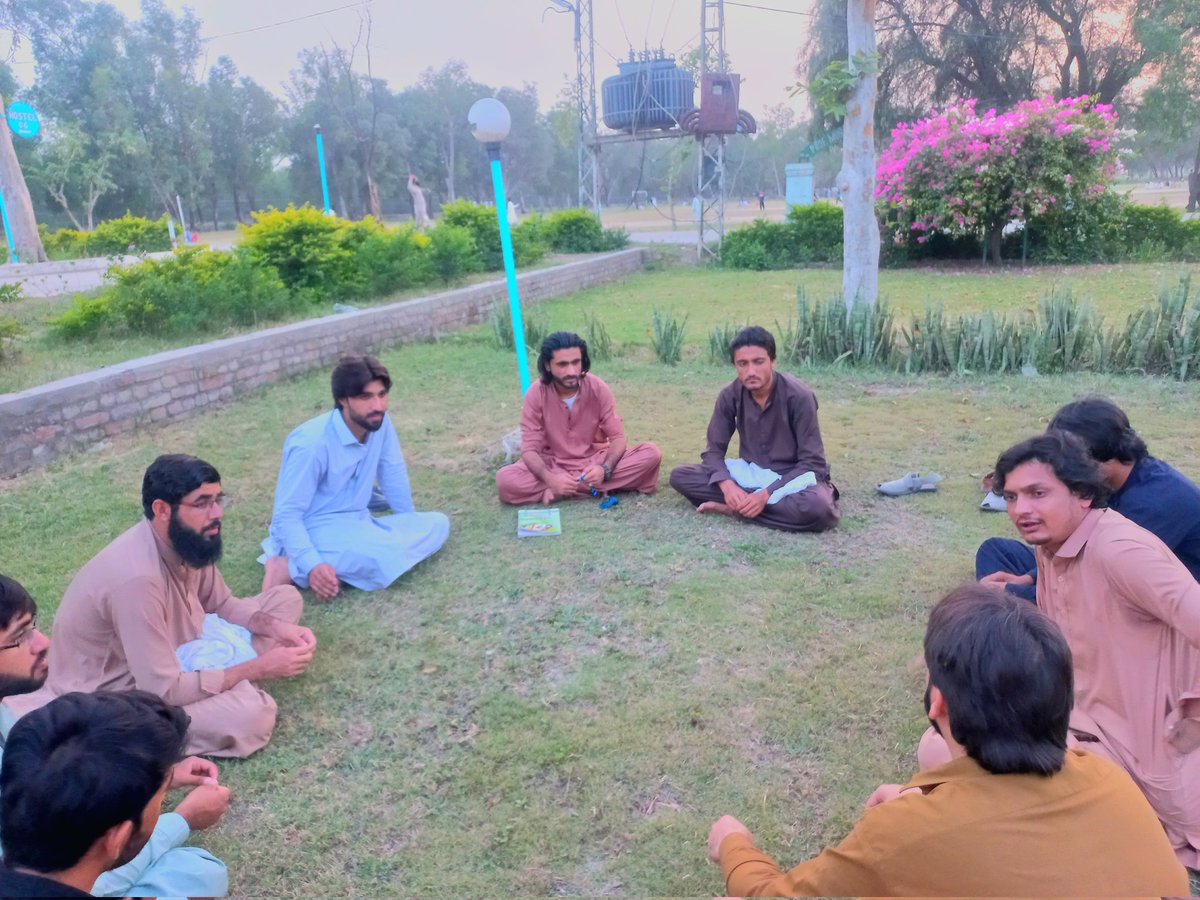 SaifAfghann's tweet photo. ګومل پوهنتون۔۔
پښتونخوا لوستونکي سازمان/ ګومل پوهنتون ډي اي خان نن د سيکټري سيف افغان په صدارت کې غونډه شوه
په ننۍ غونډه که مختلف موضعات بحث و مباحثه وشوه و د پوهنتون پر مختلفو ستنزو تفصيلي وينا
#Pso #pkmp @Achakzai__raziq @MKhanDawa @Abdel60211573 @KhanAya88557431 @AbrarKh8945 https://t.co/D1cCFxecZa