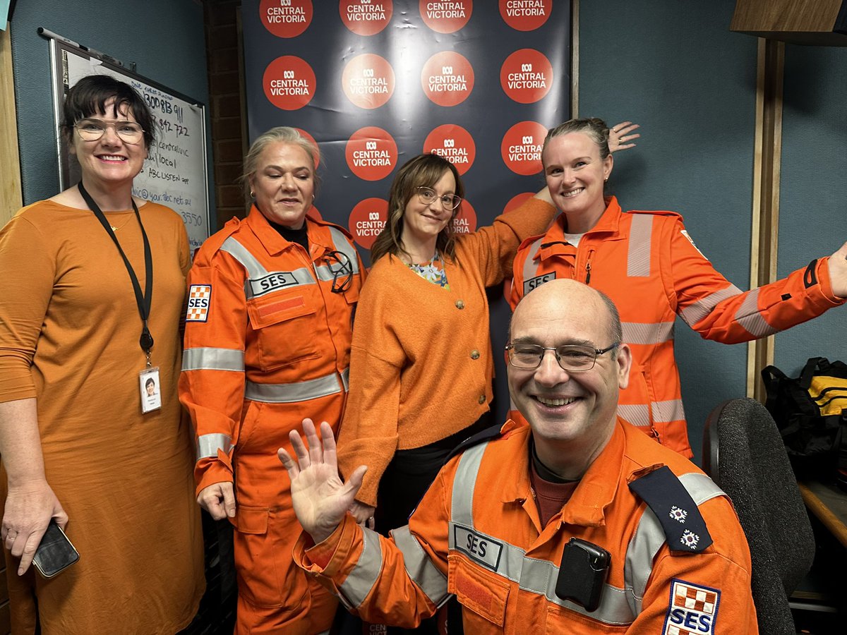 sarahtlawrence's tweet photo. ABC Central Victoria marks Wear Orange Wednesday with SES members sharing their stories in the studio in Presenter @fionaparker1 and producer @RebeccaNormanoz #wearorangewednesday #vicses https://t.co/vHFOC5Ew7M