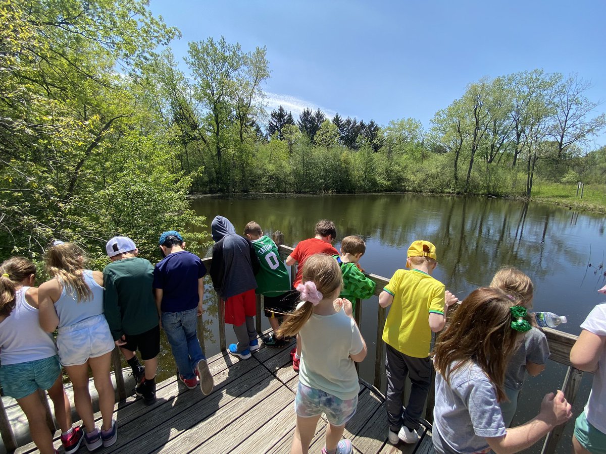 We LOVED our field trip to the Heller Nature Center. We dissected a plant, went on a nature walk, and most importantly had fun! #sherwoodshines  #112Leads