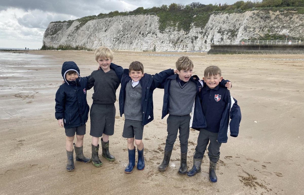 WellesleySchool's tweet photo. These photos show how important outdoor learning is within our curriculum. Weekly beach school sessions alongside time in our orchard not only boosts wellbeing but provides multiple learning opportunities. https://t.co/WVyKy83U4n