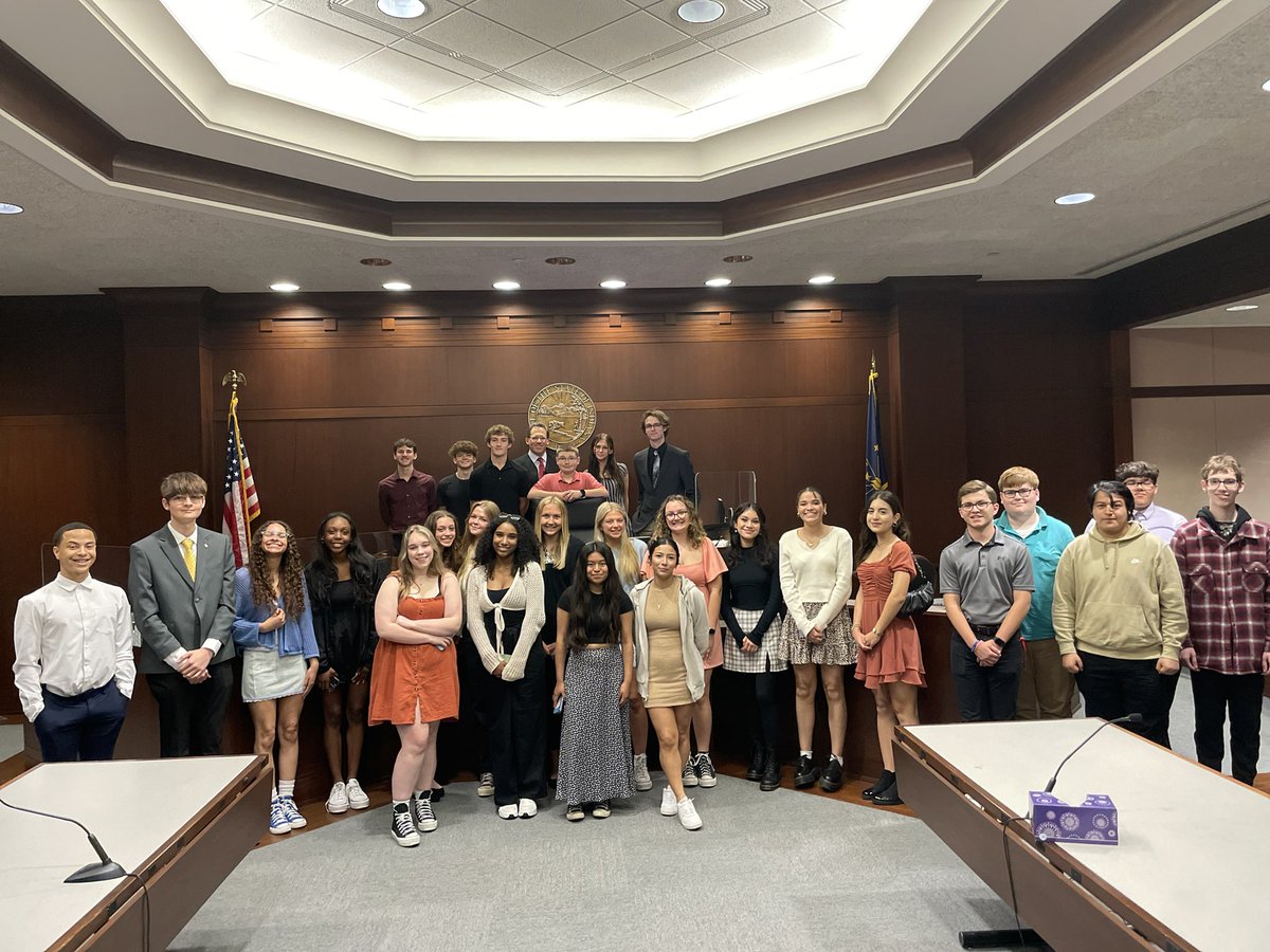templesWHS's tweet photo. My Law Education class visited the Hamilton Co. Circuit court.  Students observed adult criminal hearings and had a Q &amp; A with Judge Felix. Thanks to Judge Felix for hosting the students today.  @WWSWHS https://t.co/mw6XuGfpFY
