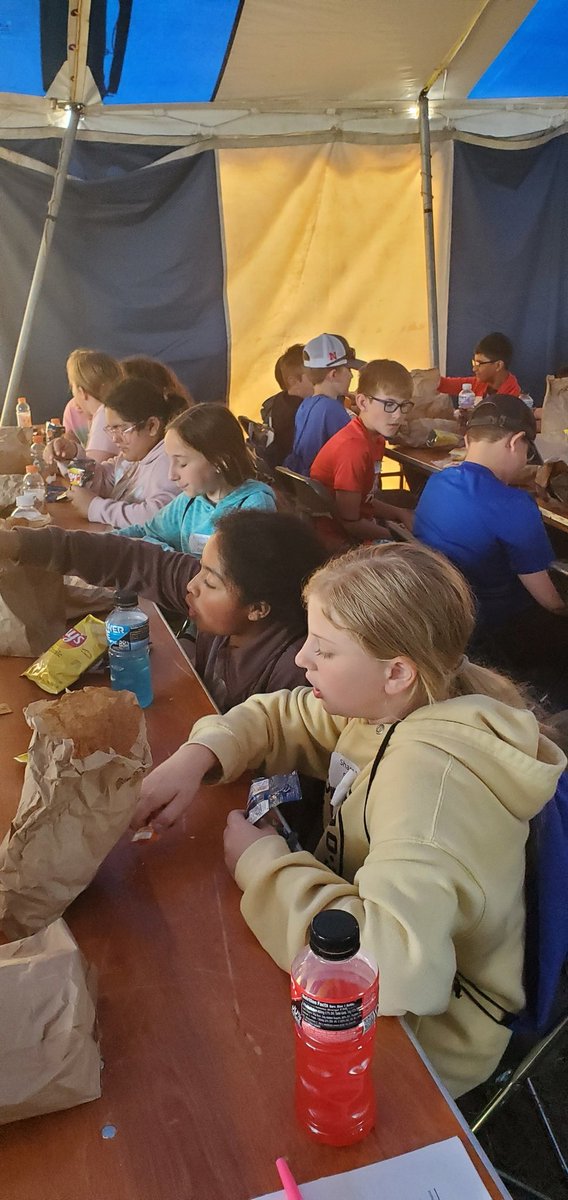 blumenthal_5's tweet photo. Part 3:  Played some water BINGO, ate lunch, and went onto learning about floodplains!  @ShellCreekVikes #lakeviewvikes https://t.co/KJzsZoDr1l