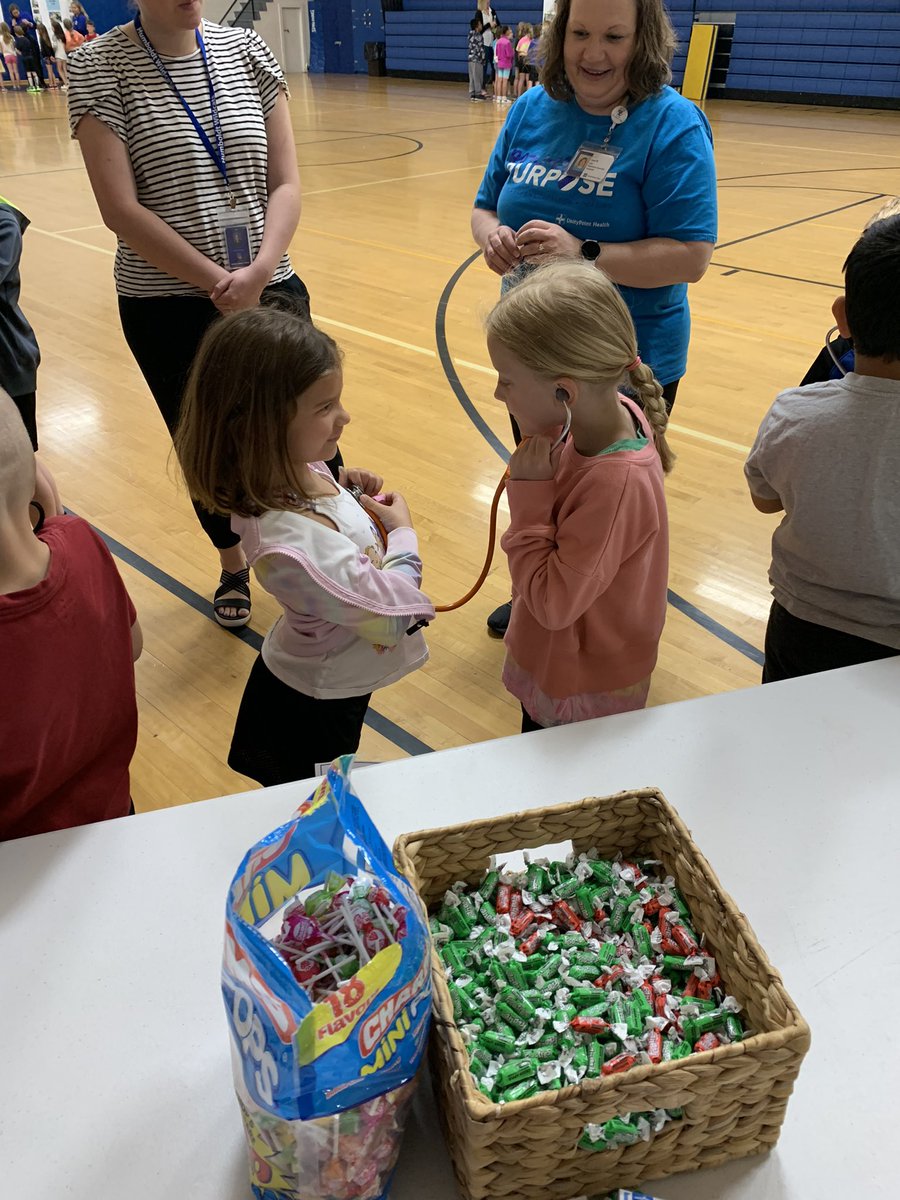 humboldt_elem's tweet photo. Huge thank you to the Humboldt Hospital for hosting a healthcare camp for our 1st and 3rd graders! Students learned about the many services a hospital provides. #GoCats https://t.co/QmYuM7iUUT
