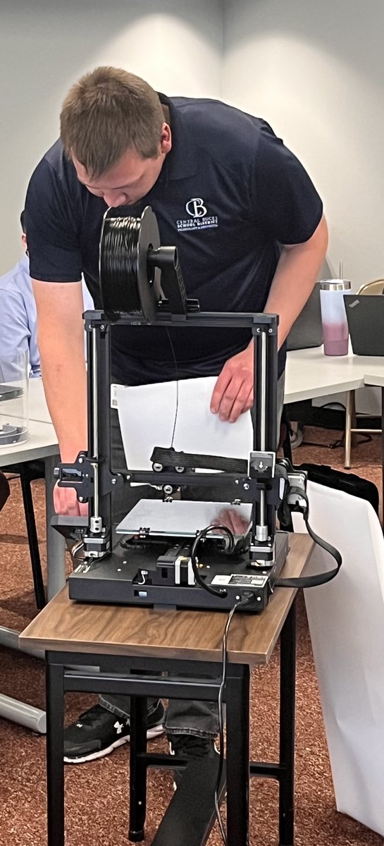 CBHarryK's tweet image. 3D Printer Building Tech Group Training Today! @CBlismith @cbjjaffe @laurel_podraza @brianfmerrill #cbsdtech #cbinnovate