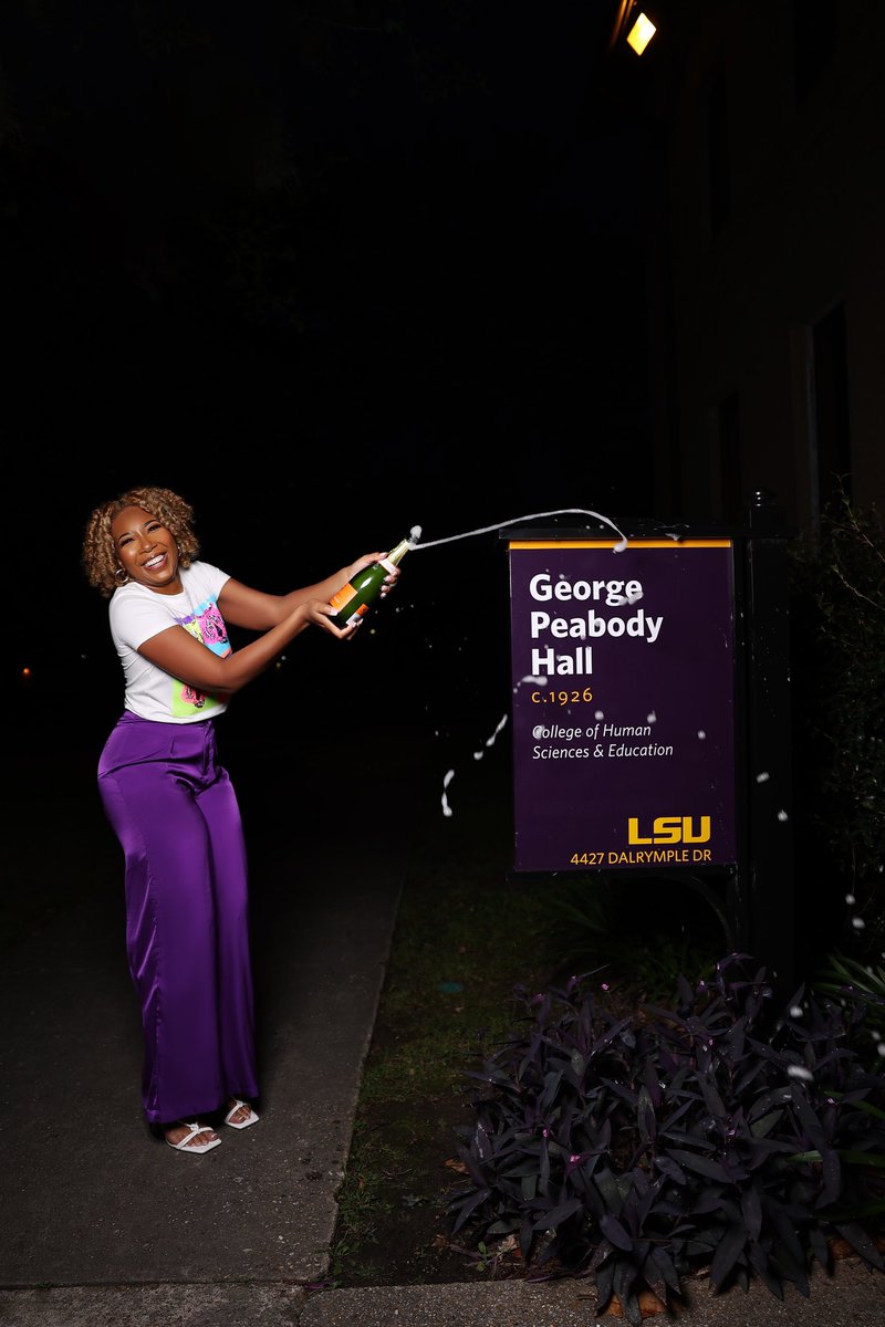 MalayaElizabeth's tweet photo. Beat the odds, do numbers, &amp; remain humble🎓 https://t.co/2TU7hYuk77