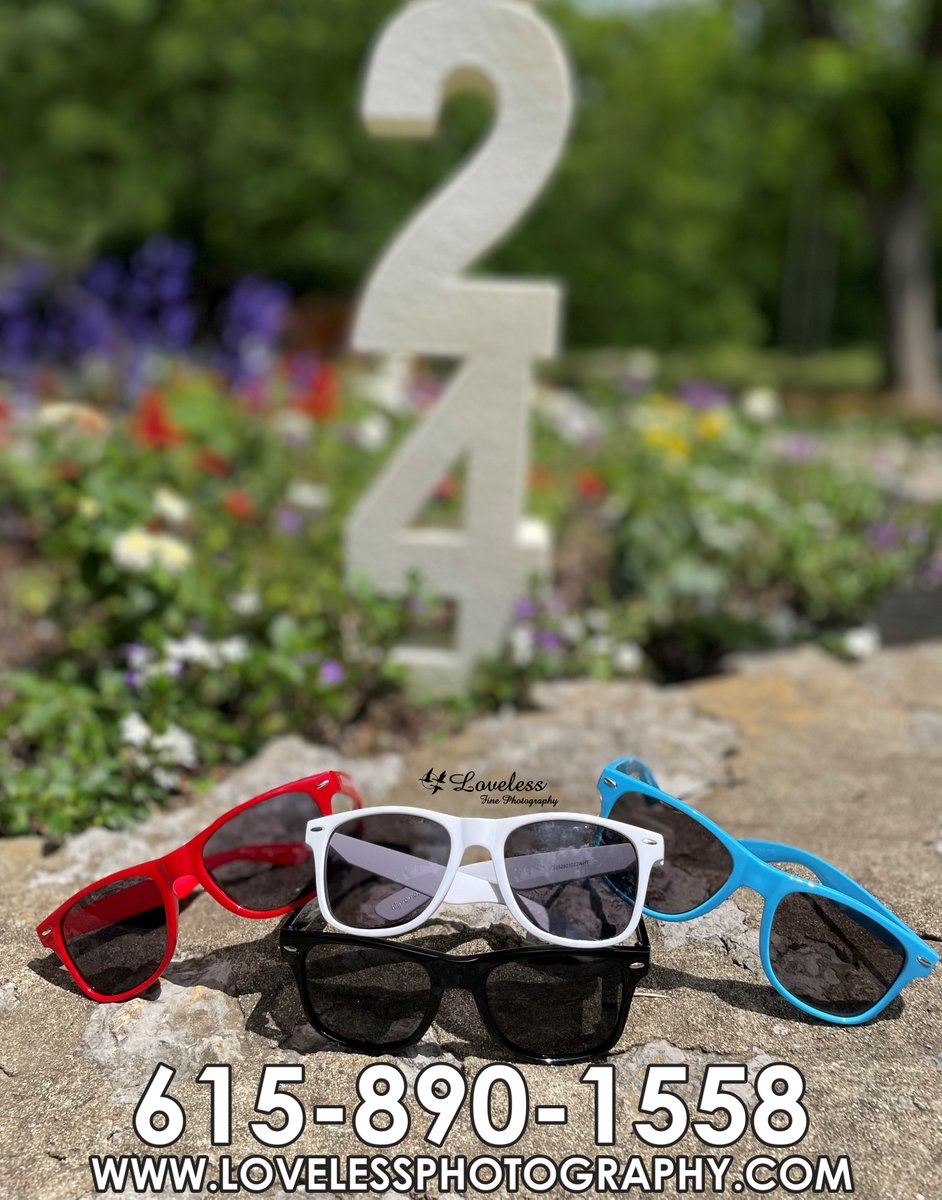 Hey Class of 2024!!!
We've got your senior shades ready! Don't forget to grab a pair during your senior session!
Call to book to get 25% off June session fees 615-890-1558!
