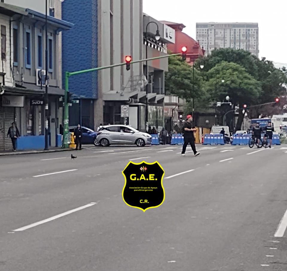 gaecostarica's tweet photo. 🚧 Avenida Segunda con cierres en cercanías del Teatro Nacional por actividad protocolaria del Bicentenario. Hasta las 16 hrs. por lo menos.
#traficocr
#bicentenario https://t.co/K8zLU89XkR