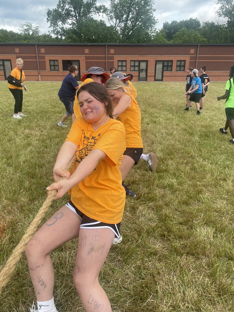 T. W. Hunter Middle School tweet media