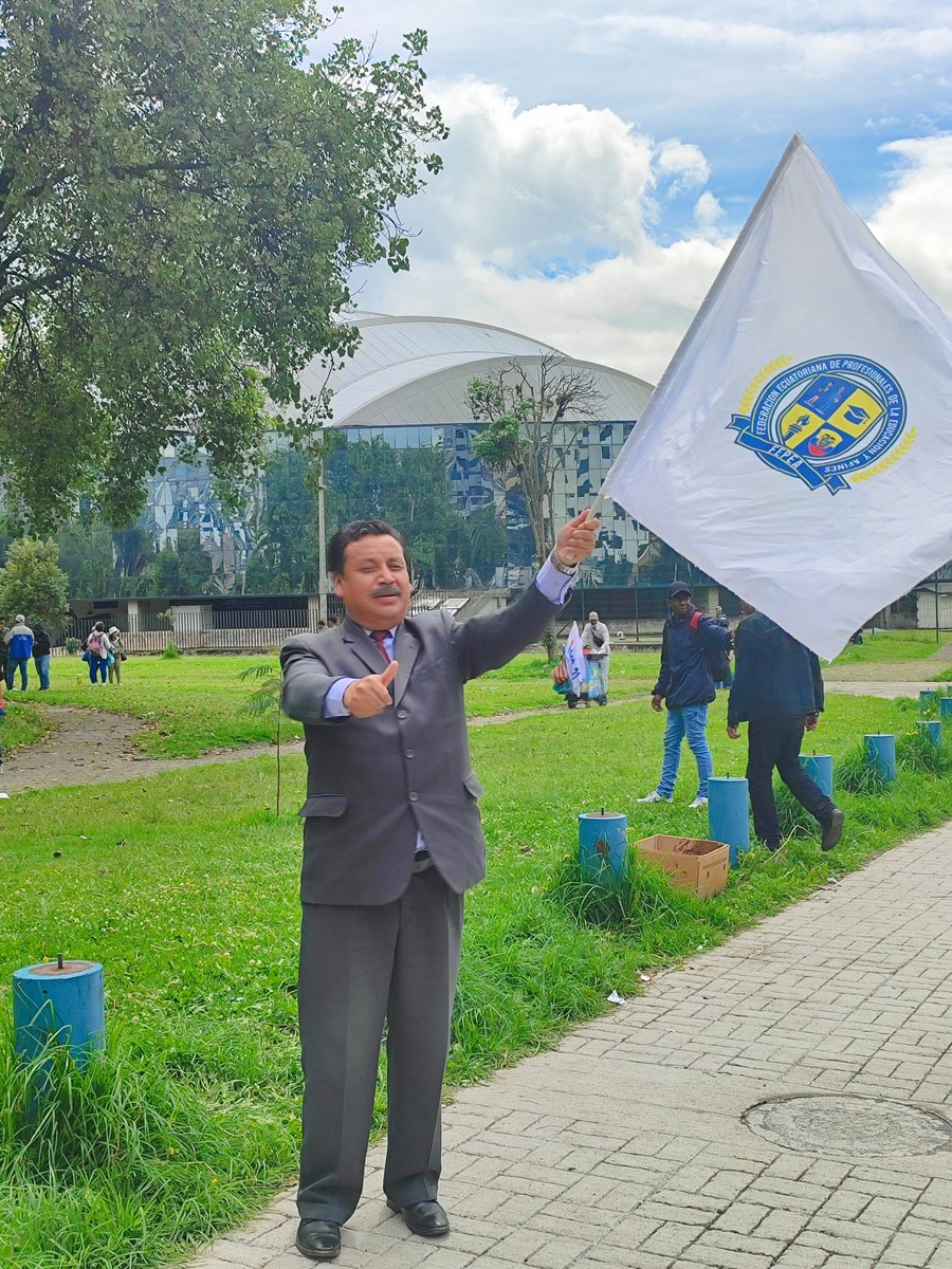 ElDatoEcua's tweet photo. #Urgente ¡EL PUEBLO A LAS CALLES EN PRO DE GOBIERNO!
Defendemos la democracia desde las calles #FEPEA todos los Ecuatorianos de bien siempre unidos. https://t.co/NFoxVi66x0