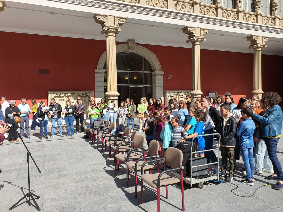 III Feria de Ideas y Respuestas-Programa Realidad sostenible. Director General de Innovación y Fp <a href="/tonimartinez24/">Toni Martínez Ramos</a> " Ya sois agentes de cambio" <a href="/BabelAyala/">Babel Ayala</a>  <a href="/MuseodeZaragoza/">Museo de Zaragoza</a>  <a href="/InnovaEducAr/">InnovaEducAr</a>  <a href="/inmachabbar/">Inmaculada Chabbar</a> <a href="/japbello/">Juan A. P. Bello</a>  <a href="/C_Comunicativa/">COMPETENCIA COMUNICATIVA</a> <a href="/dgalextranjeras/">L.Extranjeras ARAGON</a>