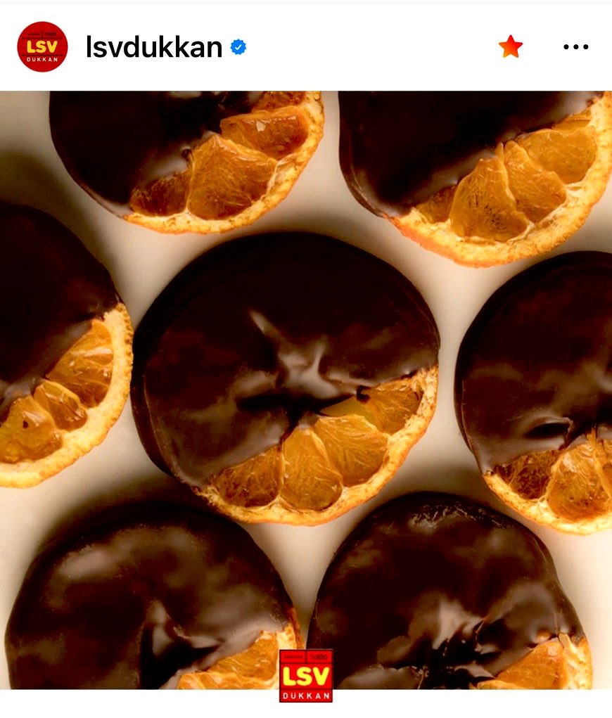 ustunezer's tweet photo. Siz hiç 
Doğal 
ÇİKOLATALI Satsuma MANDALİNA kurusu yediniz mi ?
Yemediyseniz çok şey kaybettiniz.
Hemen bir tane el yapımı  Lösev -LSV Dükkan mandalina kurusu alın ve tadın 
* Aman dikkat 
BAĞIMLILIK YAPABİLİR https://t.co/jSnKZpO5AT