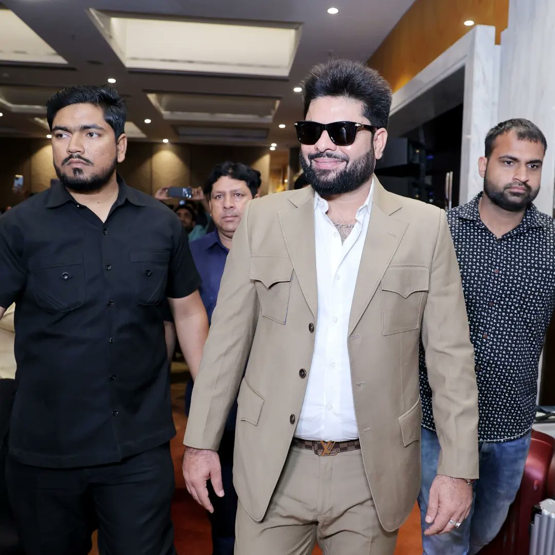 iSanjeevKumar9's tweet photo. आज दिल्ली में आयोजित Diamonds Meet में शामिल हुआ।
इस वित्तिय वर्ष में कंपनी के सभी डायमंड लीडर्स ने एक लक्ष्य निर्धारित किया है और उसे दृढ़ता से पूरा करने का संकल्प लिया है। मैं सभी लीडर्स को अग्रिम शुभकामनाएँ देता हूँ ।ईश्वर आपके  लक्ष्य प्राप्ति और संकल्प पूर्ण करने में सहायता करें।
 एक सफ़ल Diamond Meet की आपको ढ़ेरो शुभकामनाएं🌹

#SanjeevKumar #AWPL #AwplSuccessJourney #asclepiuswellness #AWPLFIGHTERS #DiamondMindset #DiamondMeet