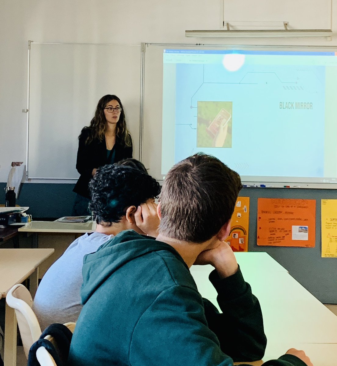 📢 Fin de notre partenariat #pédagogique 2022-23 avec <a href="/ClgPortLympia/">College Port Lympia, Nice</a> ! 

Après un 1er travail mené par les 🧑‍🎓 du M2 Droit Bancaire et FinTech sur 
👉 #droit dans la #société,

un 2nd volet réussi sur 
👉 le fonctionnement des #reseauxsociaux 
👏  <a href="/BlaszykLeonie/">Léonie Blaszyk</a> <a href="/MourereRaphael/">Mourère Raphaël</a>