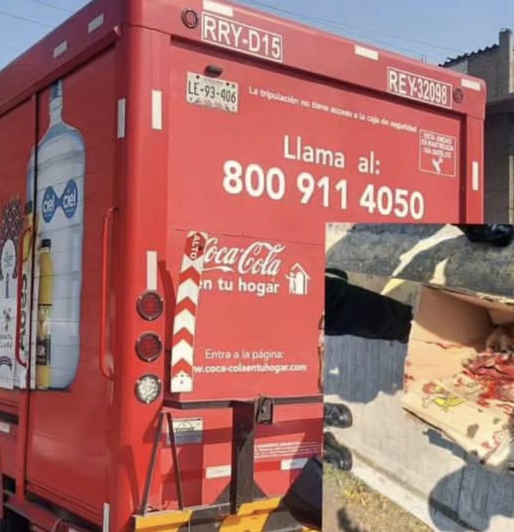 ERIFERCA's tweet photo. Hola @CocaColaMx otra vez ?Esto sucedió en Nezahualcóyotl edo mx su camión lo arrastró y está muy delicado!! Hasta cuando??Quien se va a hacer responsable ah?La persona que venia manejando podia evitar eso pero nooo le parecio muy chistoso arrastrar al perro RRY-D15 responsable https://t.co/GD9SBPpSch