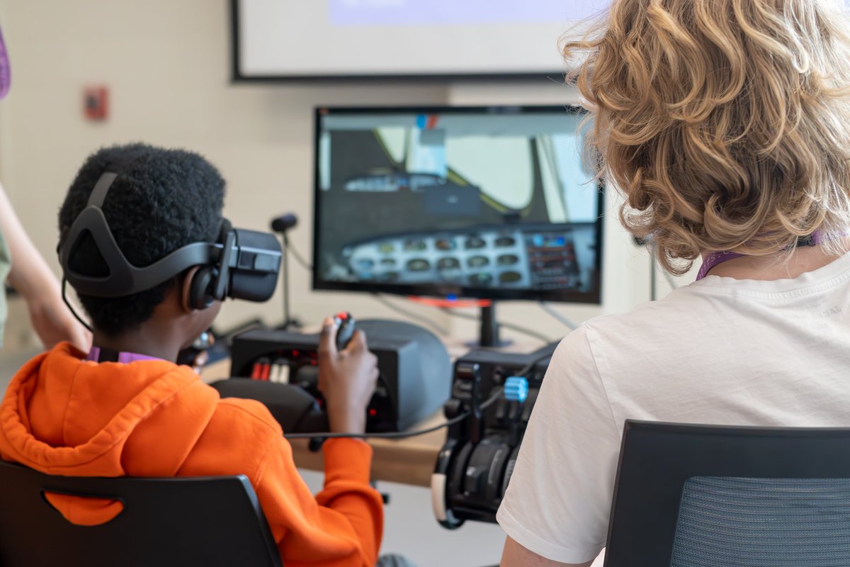 labos_creatifs's tweet image. Rejoignez-nous pour la Célébration de l'innovation des Labos Créatifs en Nouvelle-Écosse ! Les jeunes et leurs incroyables projets vous attendent !
RDV le 25 mai à l’école intermédiaire de Redcliff, à Valley, N.É. brilliantlabs.typeform.com/to/A8sDIGUM
#CanCode #Célébrationdelinnovation #STIM