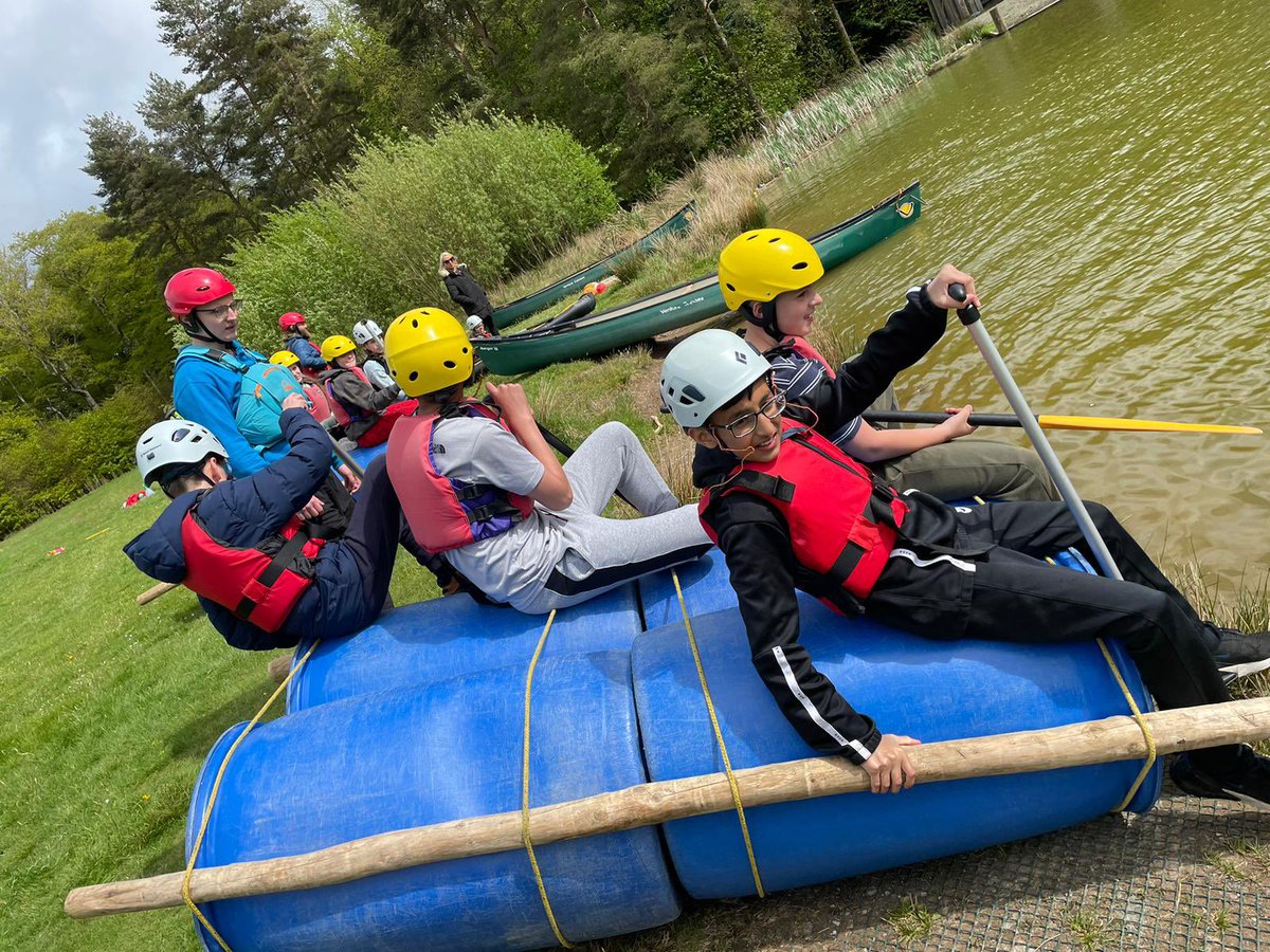 pollokshieldsps's tweet photo. Pollokshields teachers &amp; P7s having fun on the water! https://t.co/7cEkfDEwRo