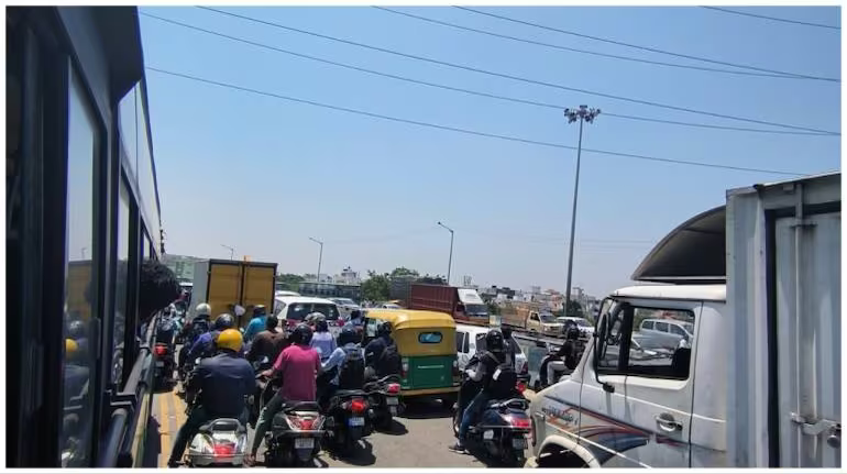 vkolgi's tweet photo. Bellandur Traffic #breakitlikebellandur
The Art                              and the                   Artist https://t.co/ah6KJKXwnC