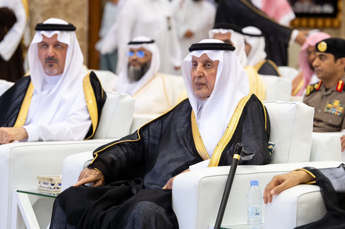 الله يحفظكم ويطول عماركم ..
سمو الأمير #خالد_الفيصل 
أمير منطقة #مكة_المكرمة 
وسمو الأمير بندر بن خالد الفيصل
مساء اليوم خلال حفل تكريم الفائزين 
بجائزة الأمير خالد الفيصل للغة القرآن 
<a href="/BandarKAlfaisal/">بندر بن خالد الفيصل Bandar bin Khalid Al Faisal</a> 
snapchat.com/add/alsaud1ksa