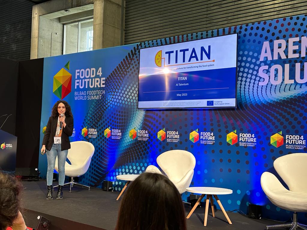 aitalentum's tweet photo. 🙋🏽‍♀️ Andrea Martínez - Data Scientist and AI Developer #AITalentum 👏🏻 https://t.co/b6DWeN9Vvq